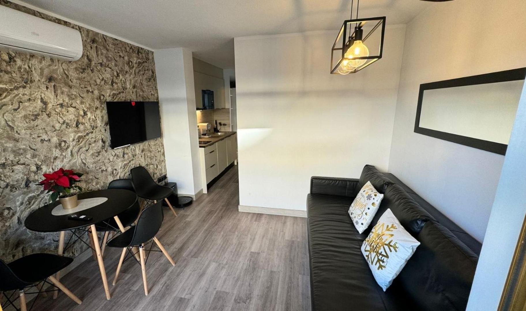 A Estrenar Preciosos Apartamentos Aparthotel Inter2, New Apartments Ln Aparthotel 12 Months Open! Self Check In! Reserva Garaje! Σαλού Εξωτερικό φωτογραφία